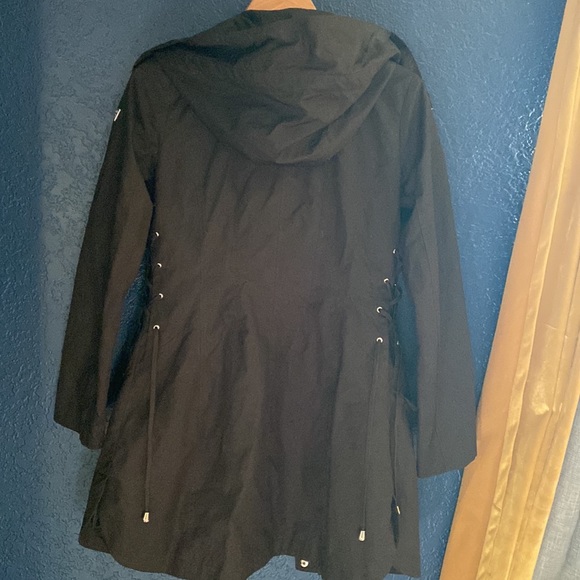 Guess Hooded Trench Raincoat - Picture 6 of 7